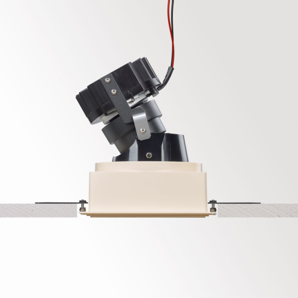 iMAX II SQUARE ADJUSTABLE TRIMLESS